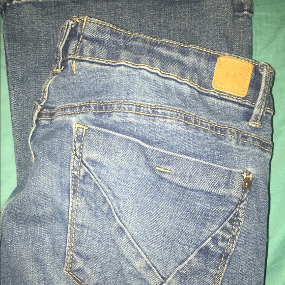 Size 9 Bootcut Jeans. - Picture 3 of 3